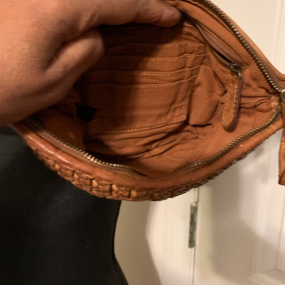 Woven leather adjustable straps small purse - Picture 5 of 12